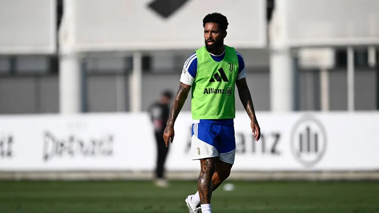 Douglas Luiz Tetap Diharapkan Hengkang dari Juventus