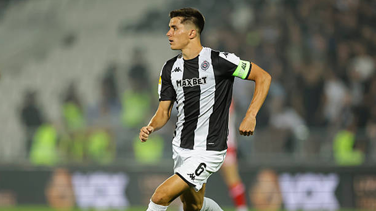 Jadi Rekrutan Ketujuh, Rangers Resmi Datangkan Vanja Dragojevic