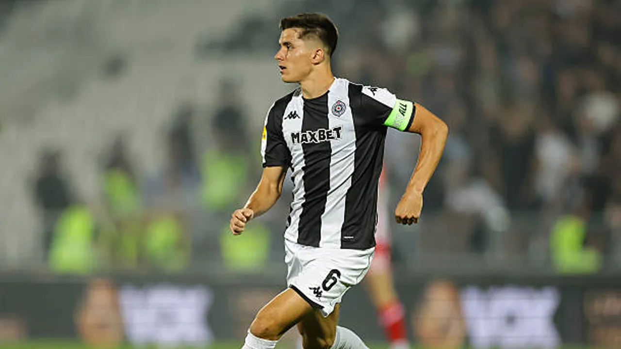 Jadi Rekrutan Ketujuh, Rangers Resmi Datangkan Vanja Dragojevic