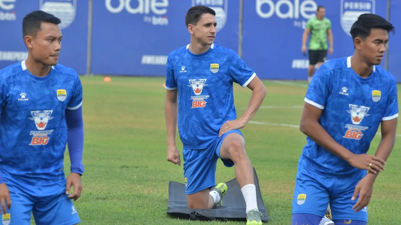 Winger Persib, Luka Menalo