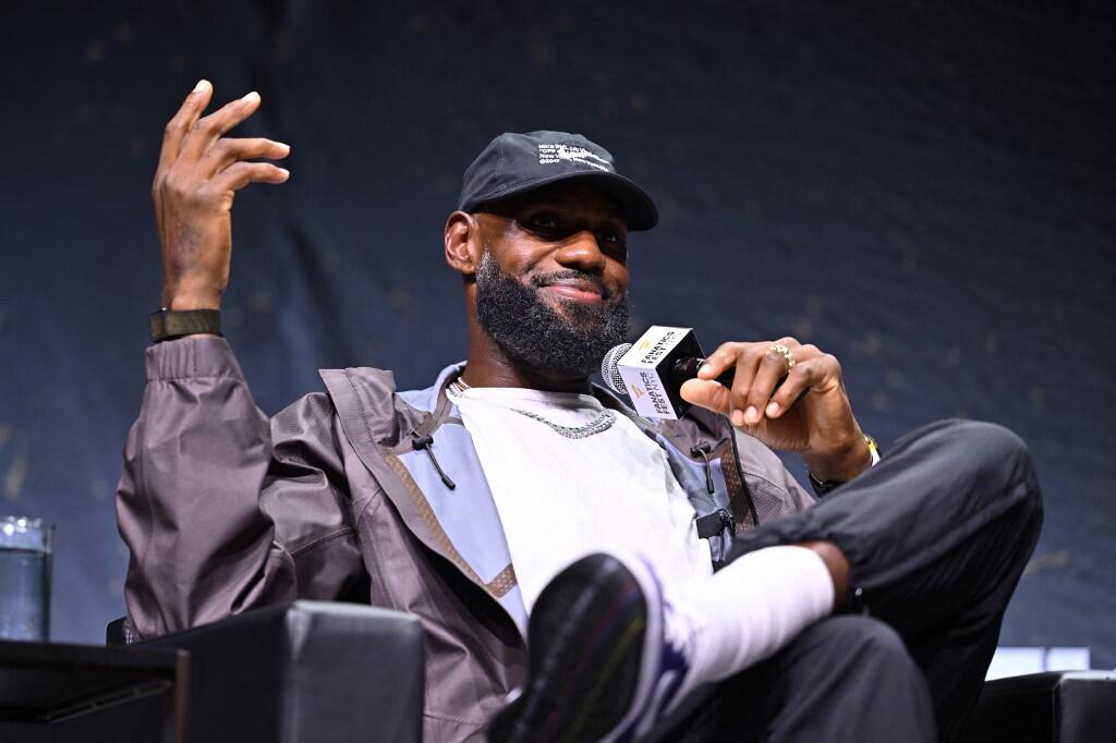 LeBron James 516 Jam Tanpa Tim, Rekor Free Agency Terpanjang