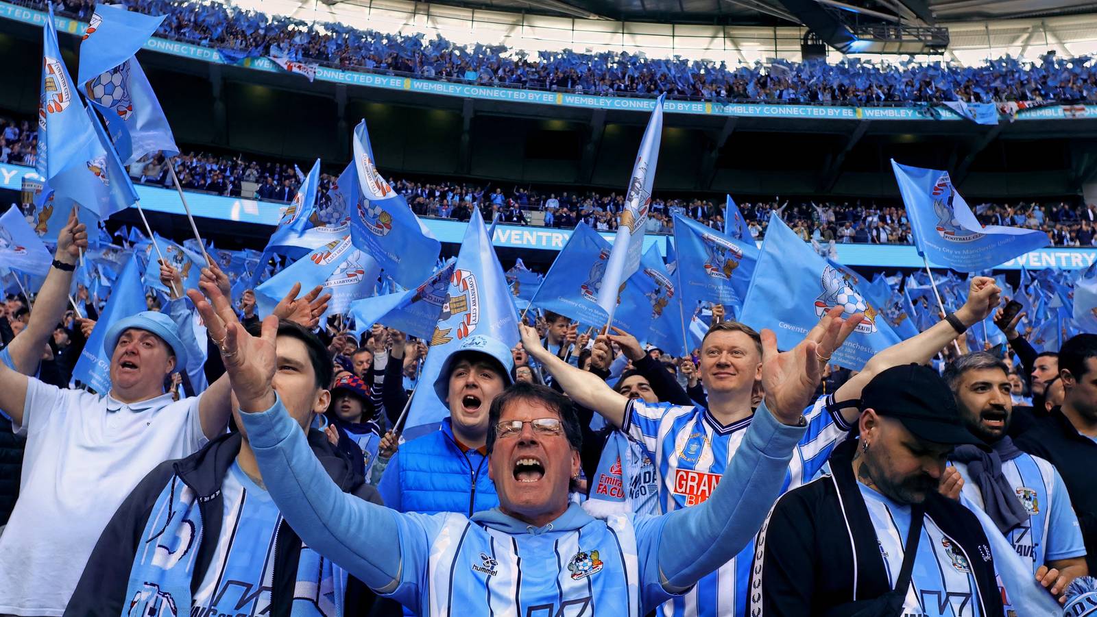 Lirik Lagu ‘We’ll Live and Die in These Towns’ Jadi Pengiring Masuk Lapangan Coventry City