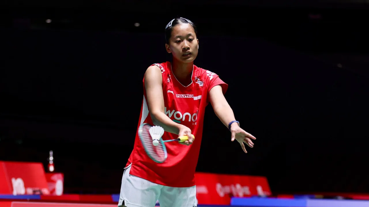 Putri KW puas bisa hajar Busanan Ongbamrungphan.