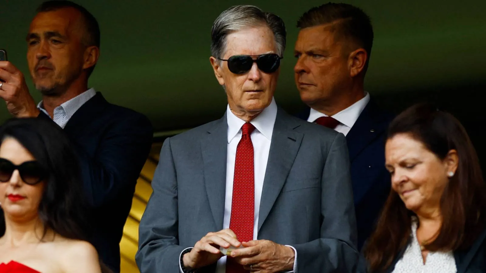 Rumor Kedekatan Jeff Bezos dan Liverpool Makin Menguat - sumber: (givemesport)