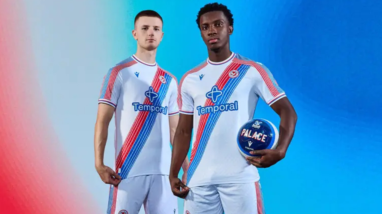 Selempang Ikonik Kembali, Crystal Palace Rilis Jersey Kandang 2026-27