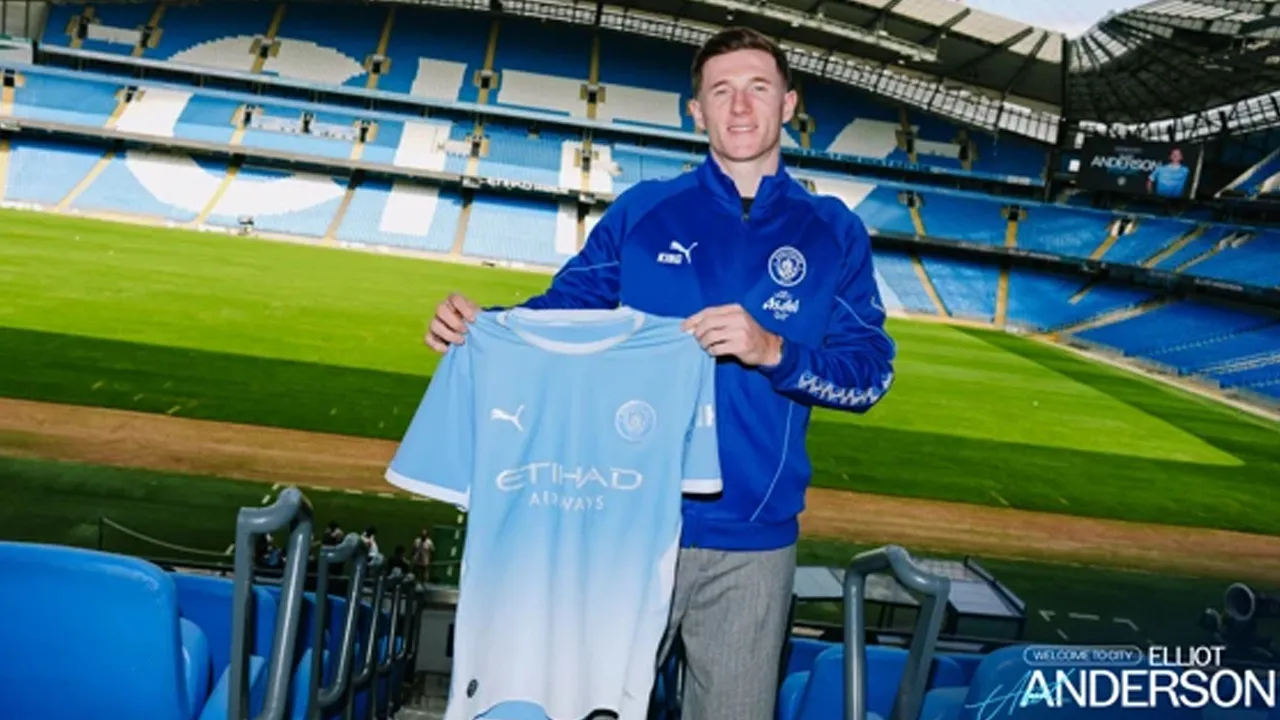 Teken Kontrak Lima Tahun, Manchester City Resmi Perkenalkan Elliot Anderson