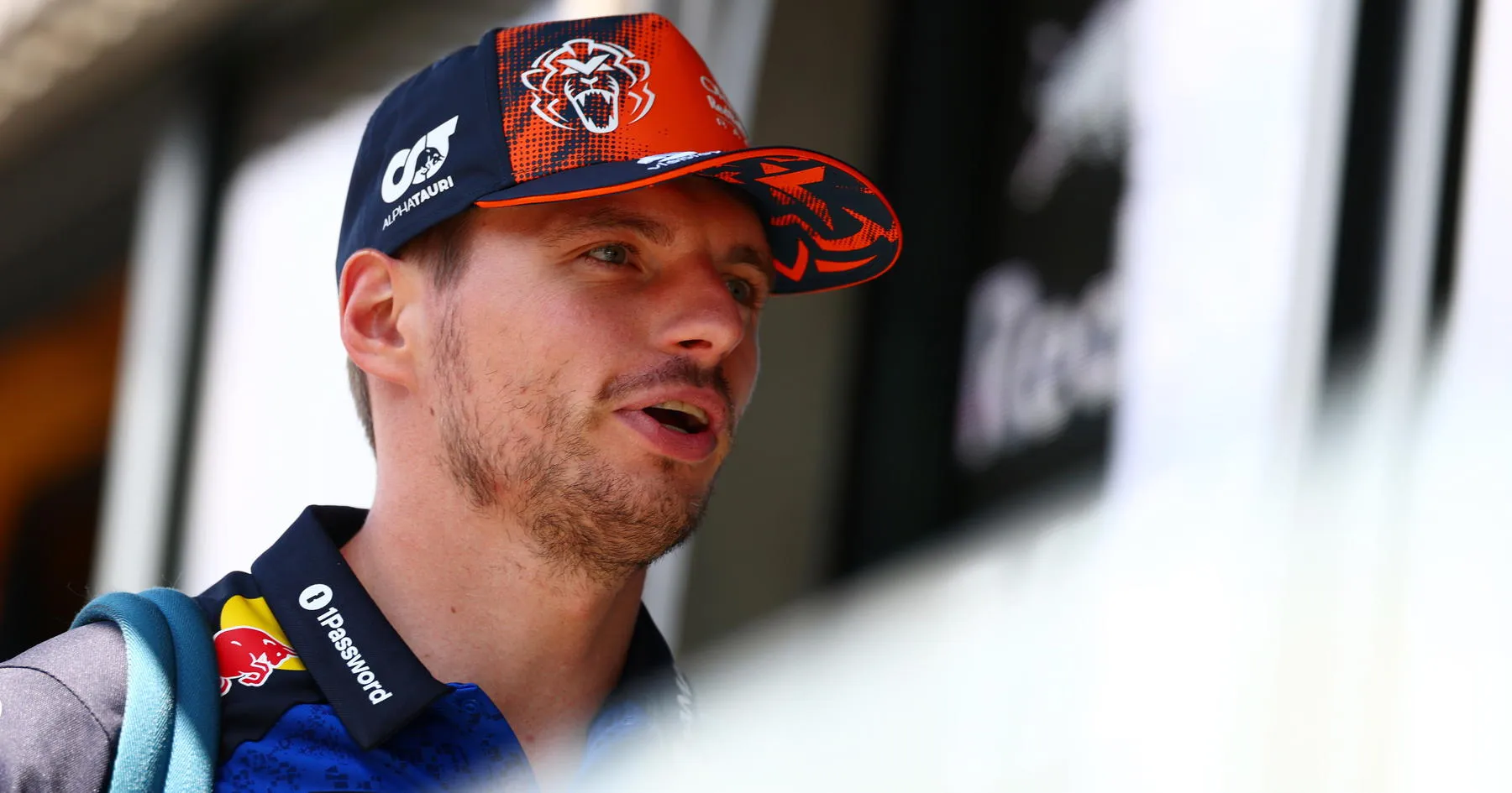 Verstappen Pastikan Sayap Belakang Red Bull Kembali di Hungaria - sumber: (racingnews365)