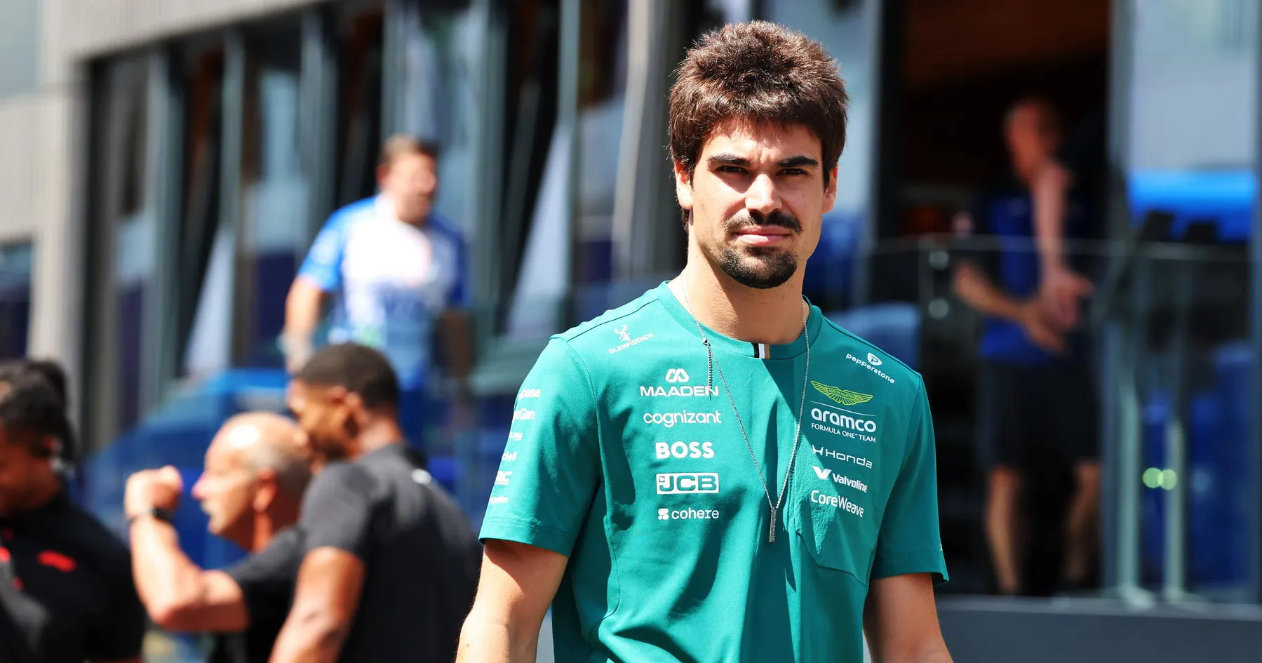 Aston Martin Kirim Suku Cadang untuk Perbaiki Mobil Stroll - sumber: (racingnews365)