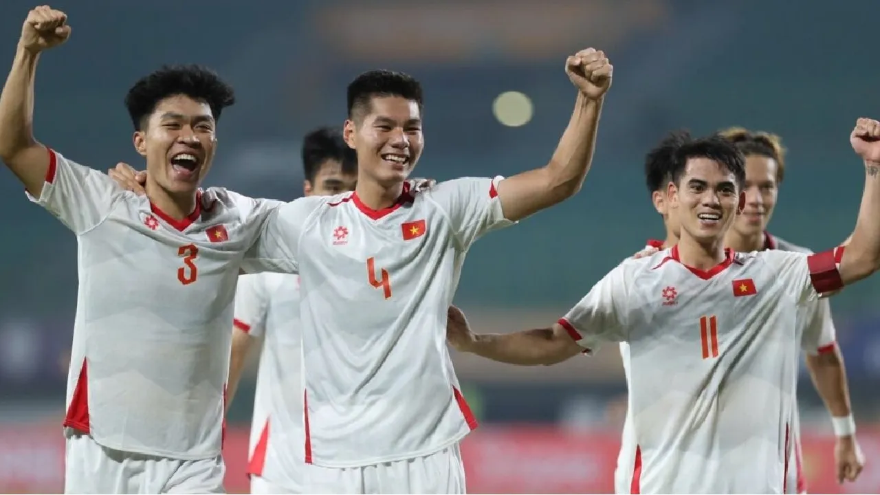 Timnas Vietnam usai mengalahkan Timor Leste 7-0 di ASEAN Championship 2026 (Piala AFF). Timnas Indonesia ketiga