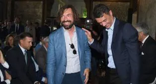 Maldini dan Pirlo: Ikatan Kuat Usai Bertukar Peran di Timnas Italia