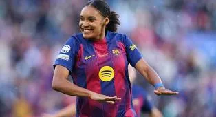 Tinggalkan Barcelona, Salma Paralluelo Resmi Gabung Lyon