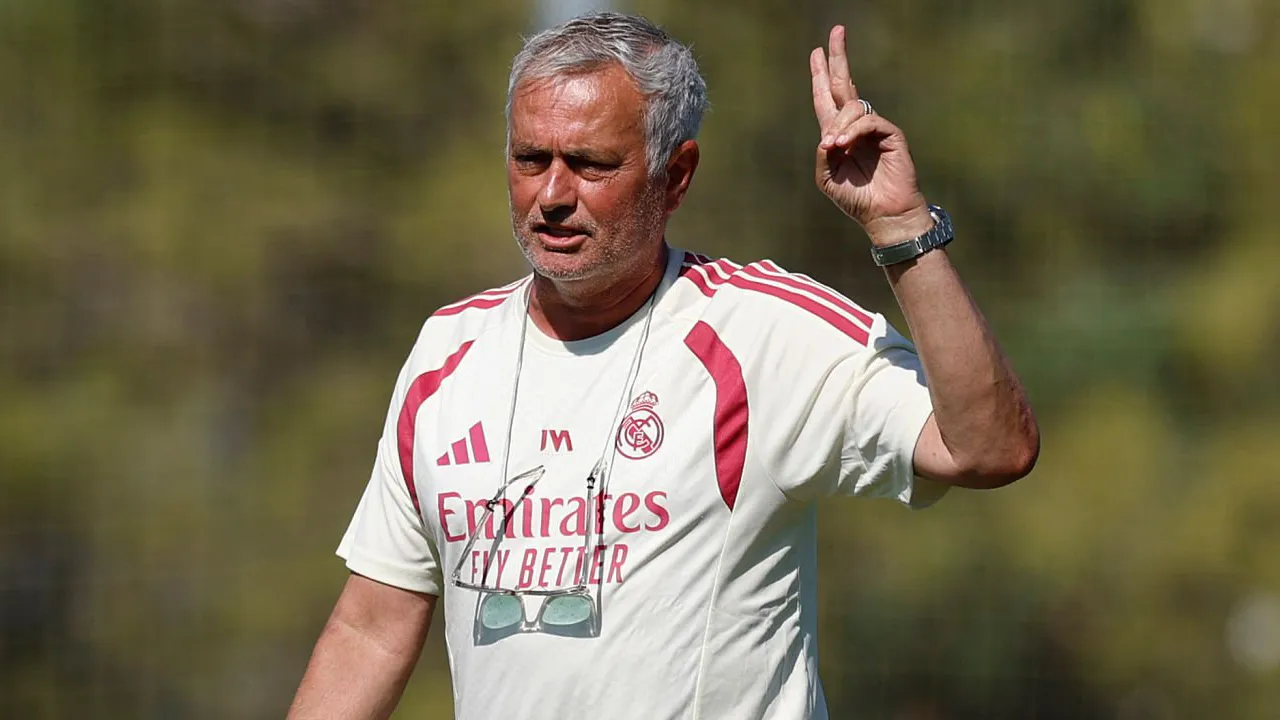 Jose Mourinho Tolak Kepergian Vinicius Junior di Tengah Minat Arsenal
