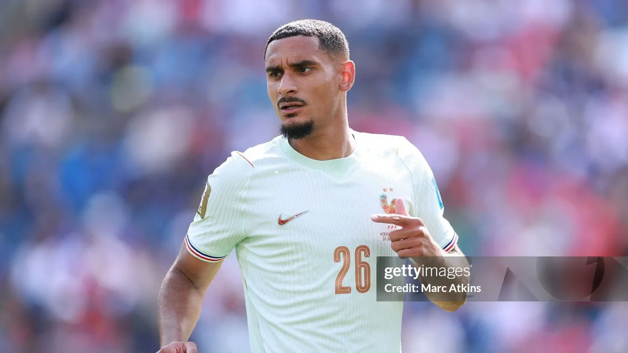 Marcel Desailly ingin Chelsea merekrut bek yang lebih berpengalaman dibanding Maxence Lacroix