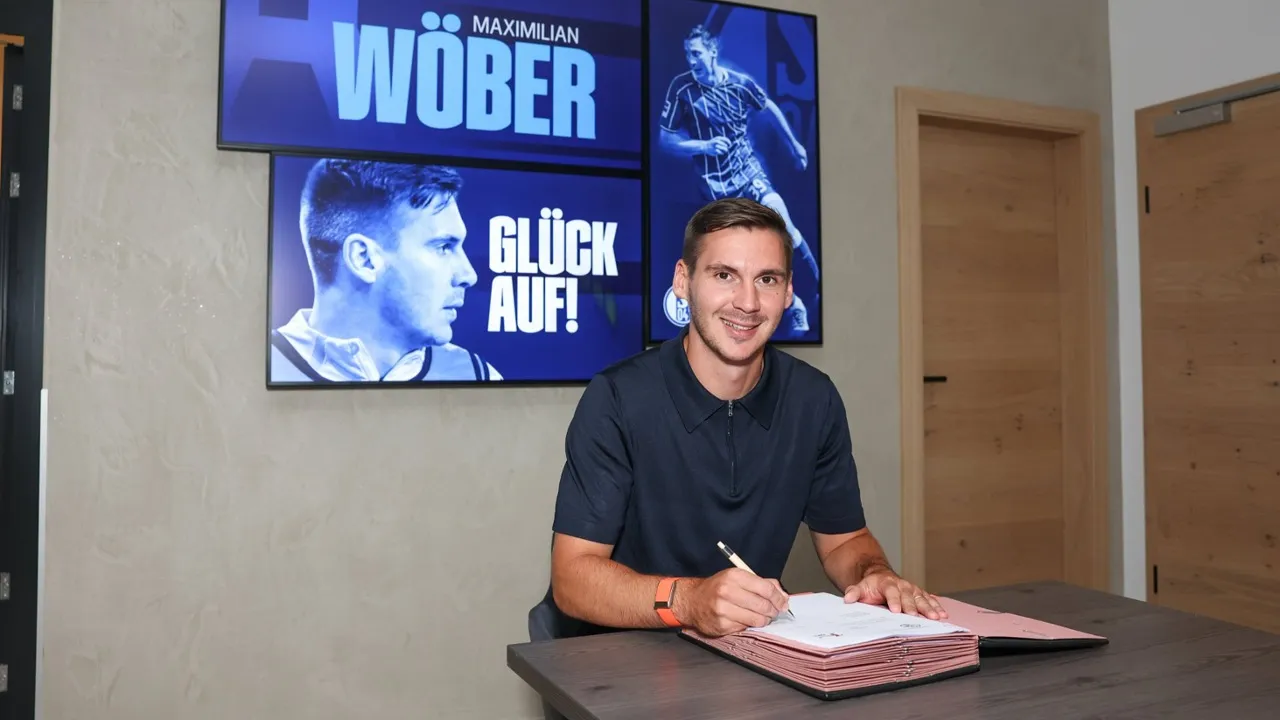 Maximilian Wober mengaku langsung menerima tawaran Schalke 04