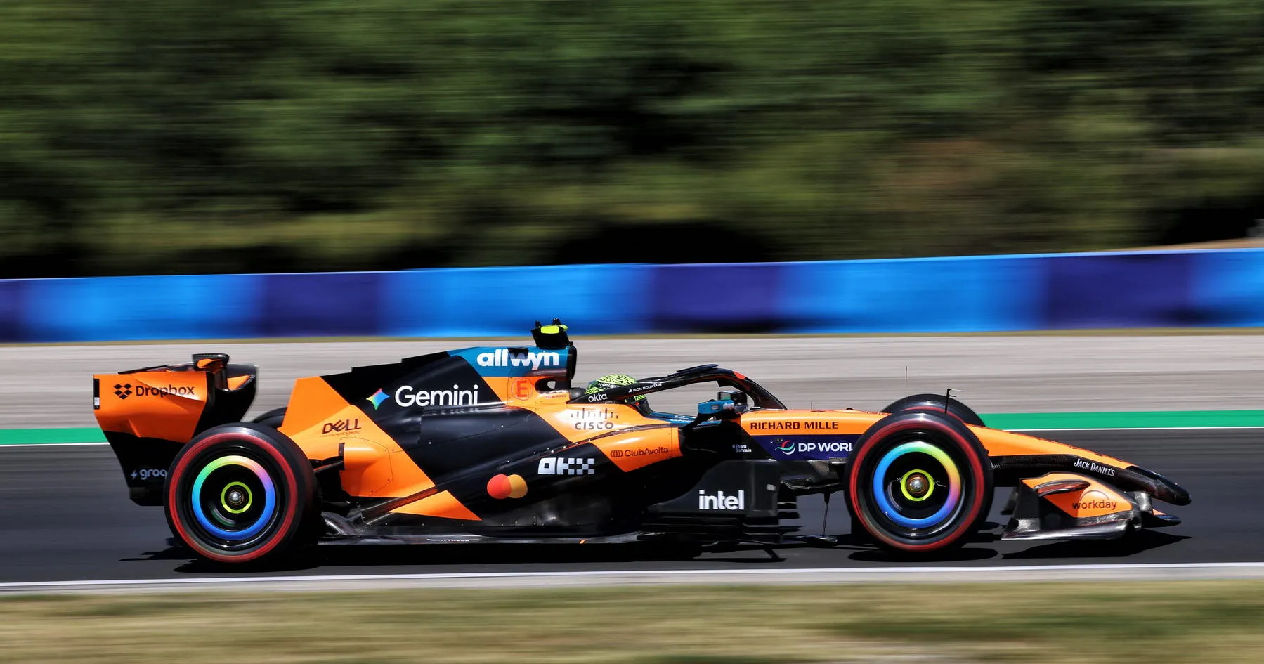 Pembalap F1 Hadapi Pilihan Strategis di GP Hungaria - sumber: (racingnews365)