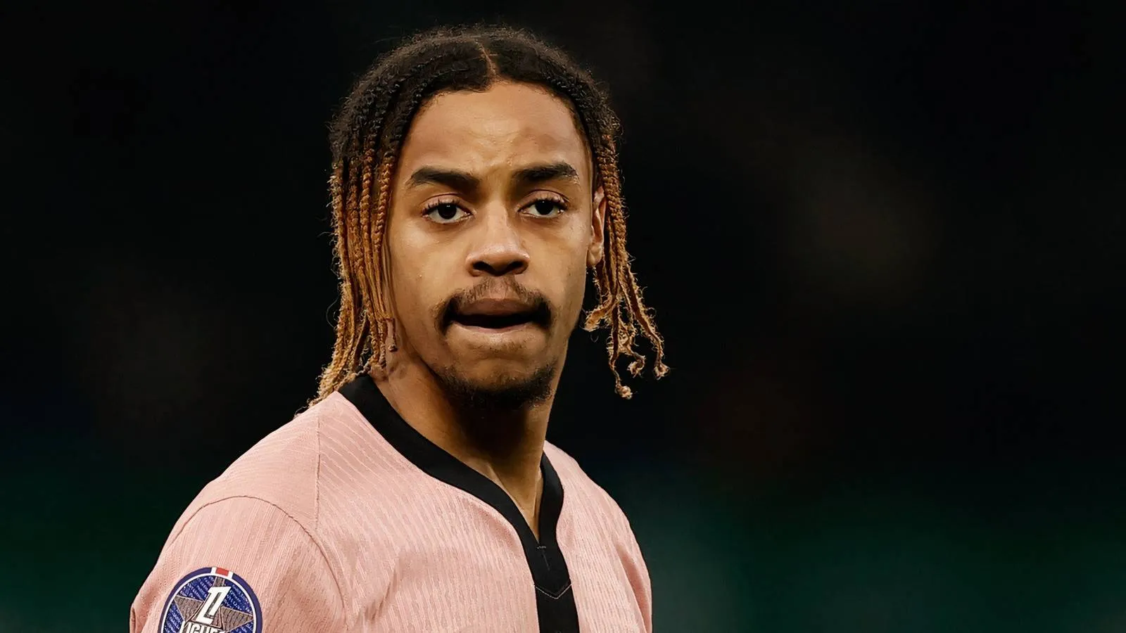 PSG Ambil Langkah Penting, Liverpool Tunda Pembicaraan Transfer Barcola - sumber: (givemesport)