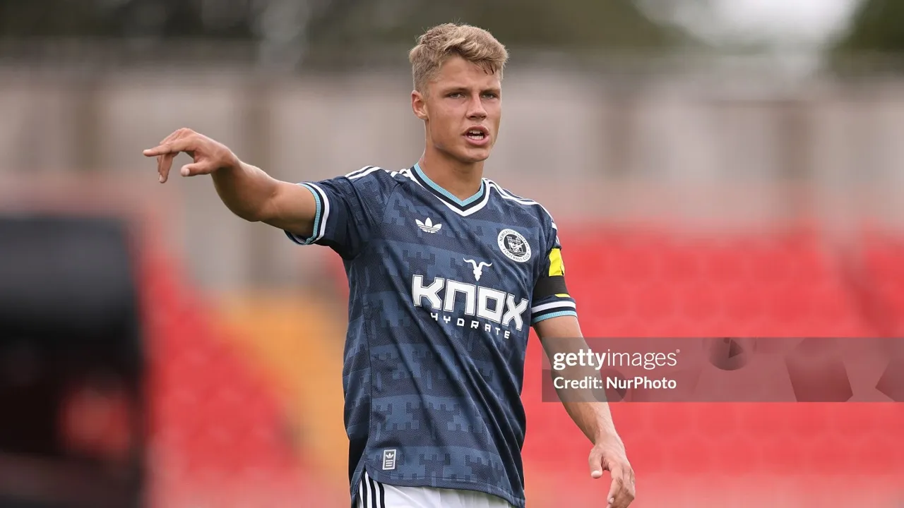 Sean Steur Dipuji Eddie Howe usai Debut Bersama Newcastle