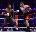 Sempat Dua Kali Terjatuh, Anthony Joshua Menang KO atas Prenga