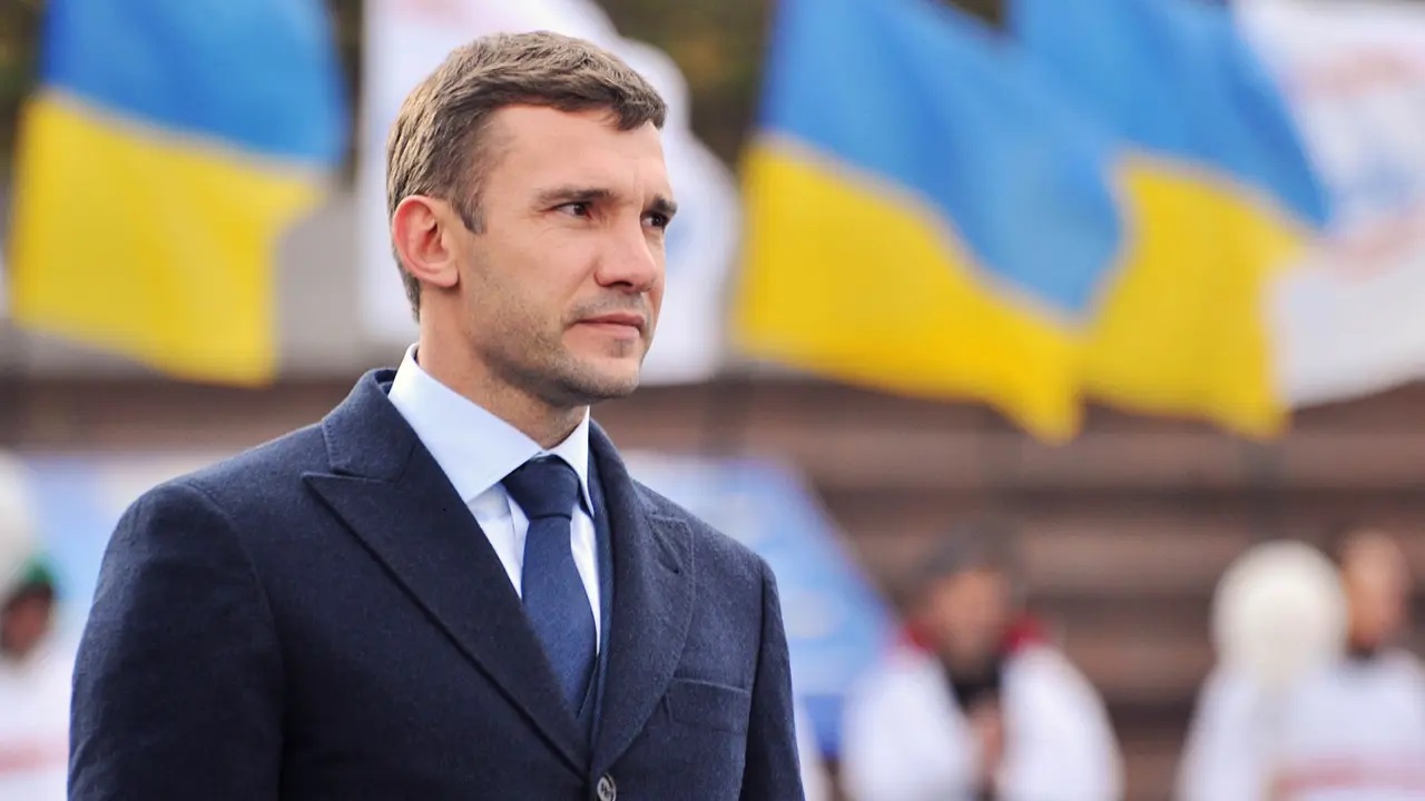 Andriy Shevchenko Kritik Pirlo Soal Kesepakatan dengan Perusahaan Rusia