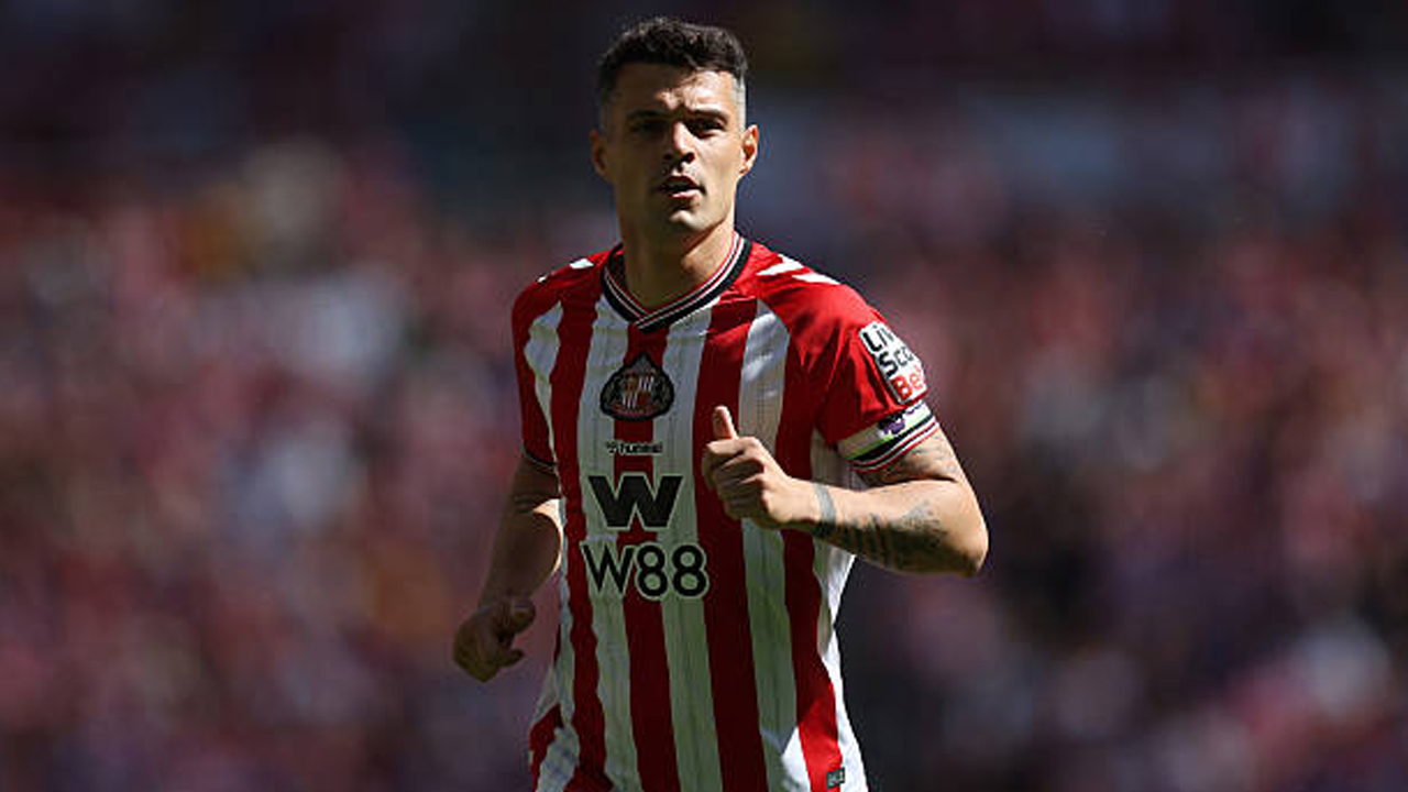 Bertahan di Sunderland, Regis Le Bris Tutup Saga Transfer Granit Xhaka