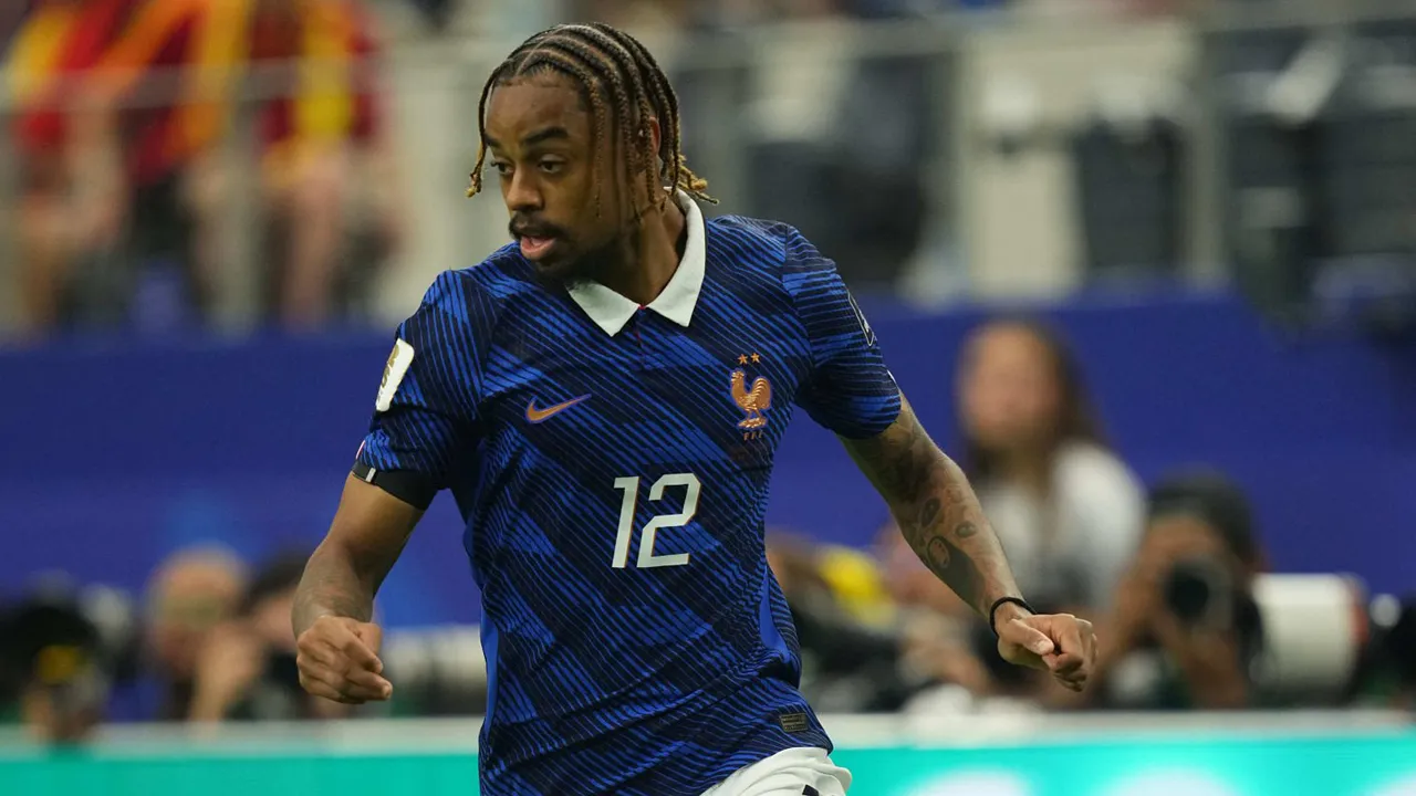 Liverpool Tak Ingin Terburu-buru Tuntaskan Transfer Bradley Barcola