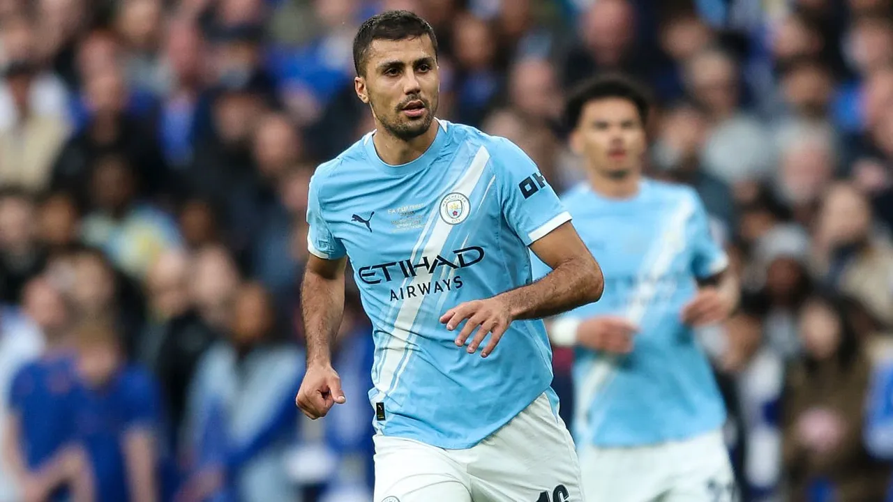 PSG Siap Ganggu Upaya Real Madrid Datangkan Rodri dari Manchester City