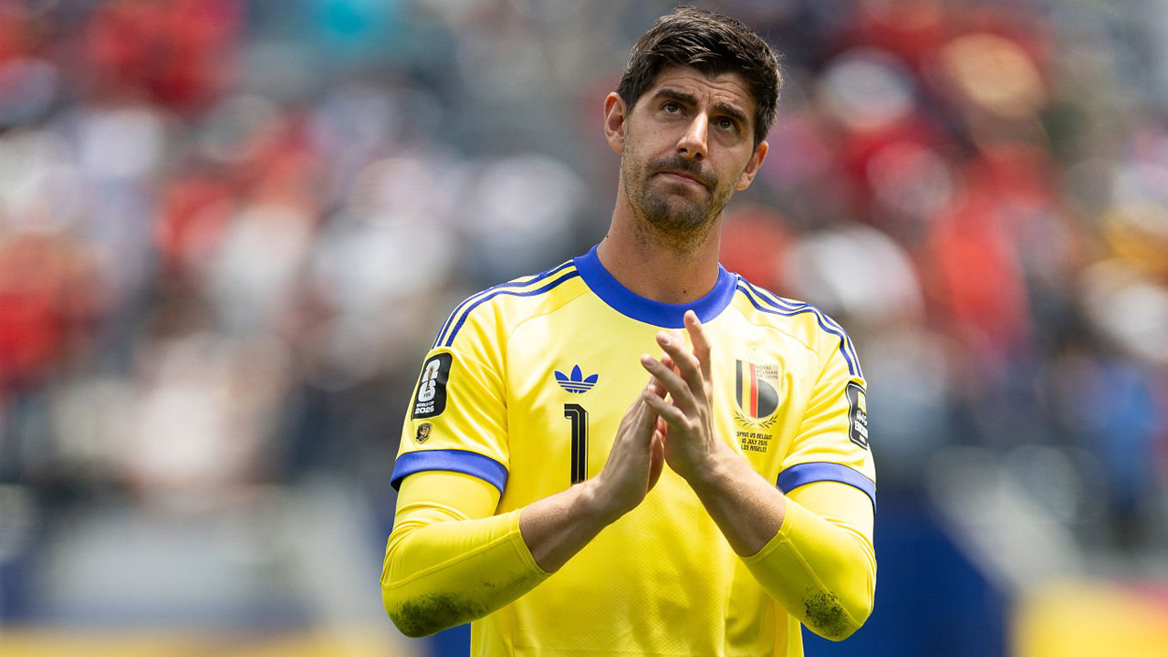 Thibaut Courtois Sambut Van Bommel sebagai Pelatih Belgia