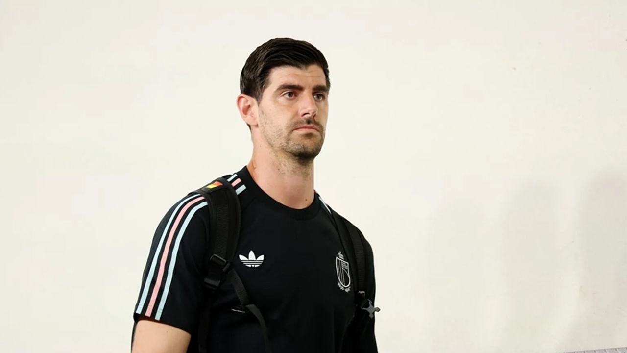 Thibaut Courtois Sambut Van Bommel sebagai Pelatih Timnas Belgia
