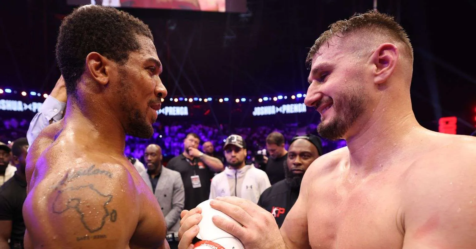 Tinju Inggris Lawan Kristian Prenga Usai Duel Anthony Joshua - sumber: (secondsout)