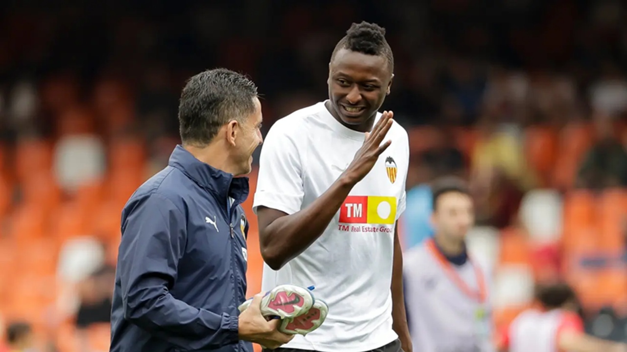 Umar Sadiq Terpaksa Absen Bela Valencia di Pramusim