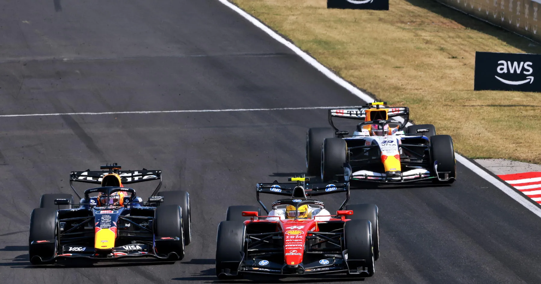 Verstappen Ungkap Strategi Salip Hamilton di GP Hungaria - sumber: (racingnews365)