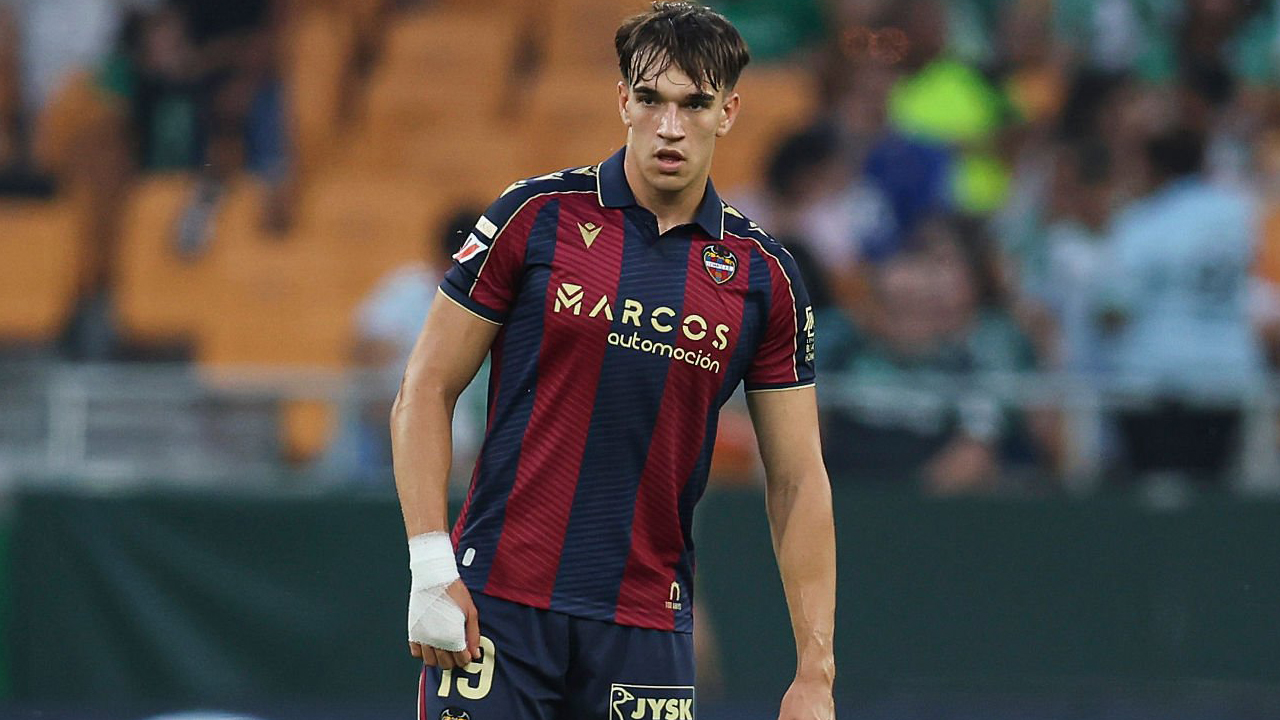 Carlos Espi Masih Masuk Radar Leeds United, Tapi Belum Jadi Prioritas