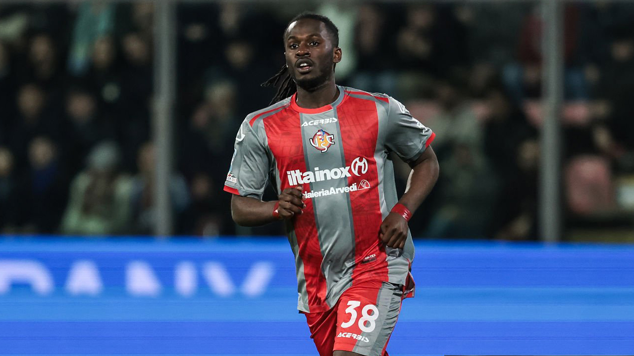 Everton Ramaikan Perburuan Warren Bondo, Persaingan Makin Sengit