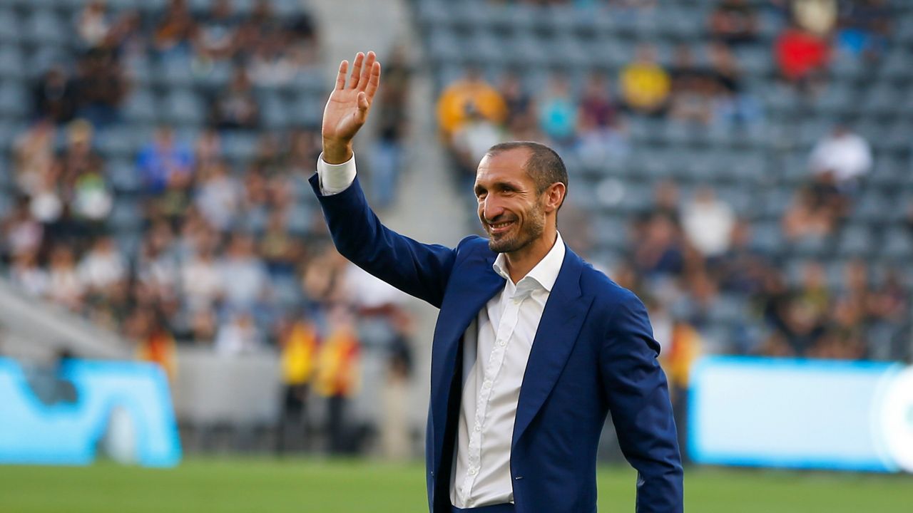 Jika Giorgio Chiellini Jadi Dirtek Timnas, Conte Jadi Pelatih Timnas Italia