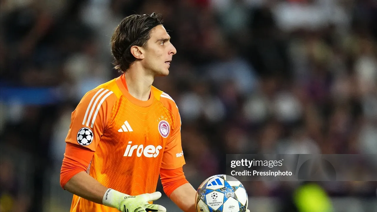 Konstantinos Tzolakis tinggal menunggu pengumuman resmi sebagai pemain baru Hull City