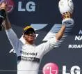 Lewis Hamilton Cetak Kemenangan Bersejarah Bersama Mercedes