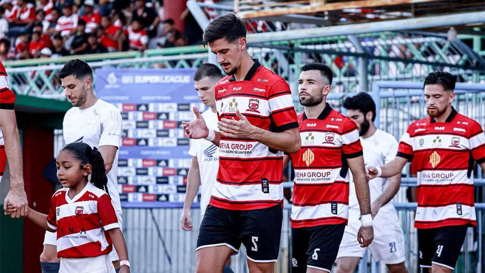 Madura United Buru Gelandang Asing Usai Kerim Hengkang - sumber: (ileagueid)