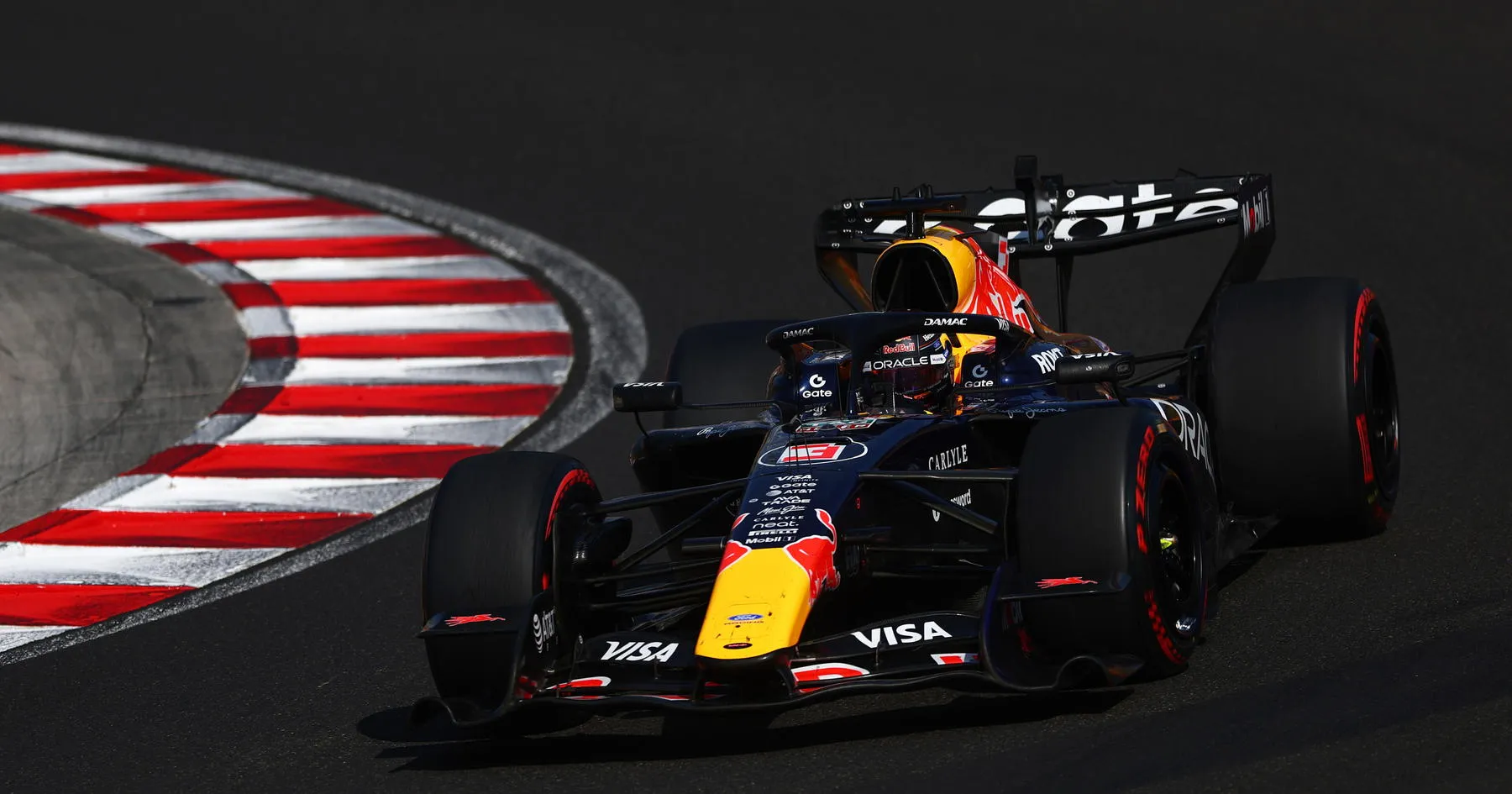 Martin Brundle Ungkap Arti ‘Degradasi Mobil’ Verstappen - sumber: (racingnews365)