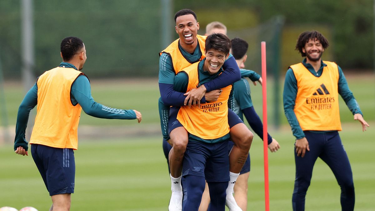 Tomiyasu Latihan Bersama Rival Liga Inggris Usai Tinggalkan Arsenal
