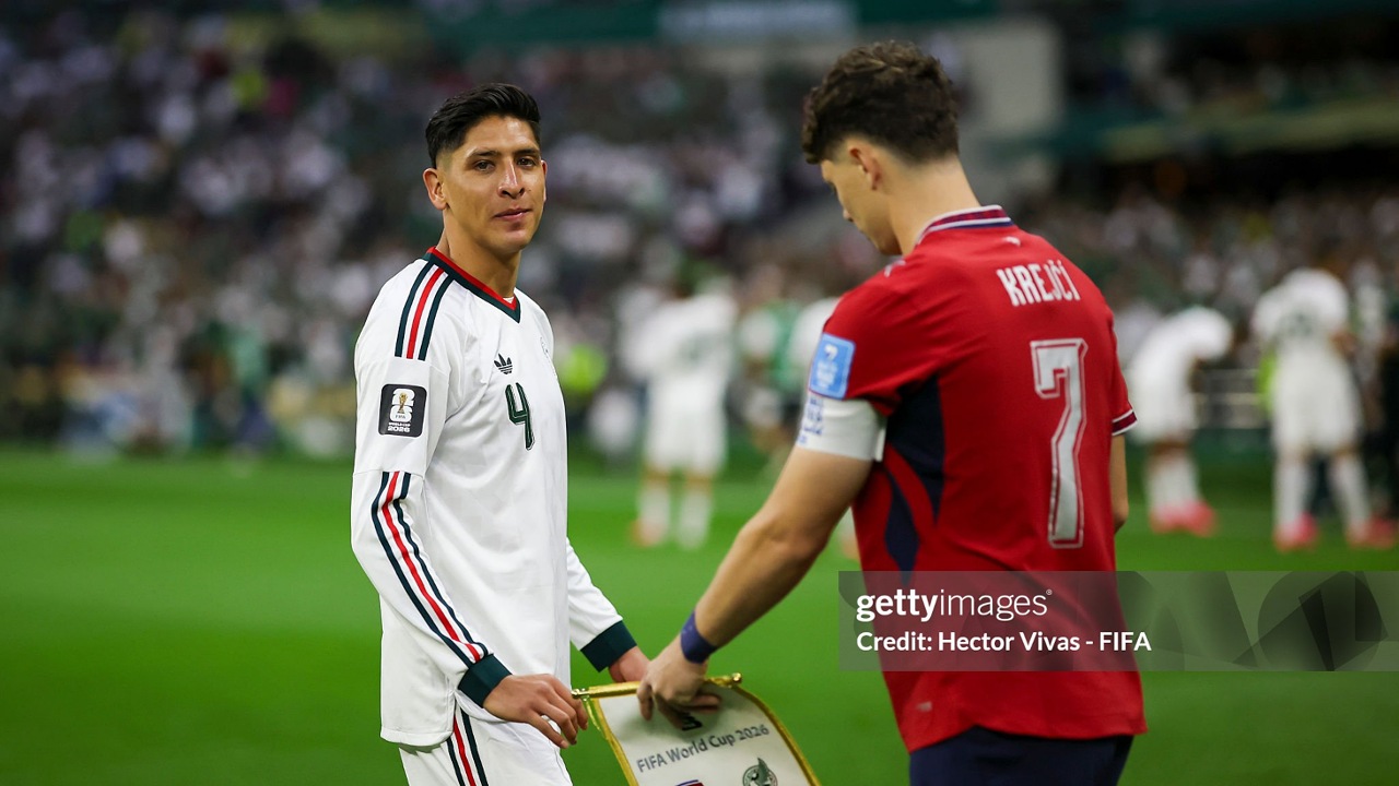 Ajax dan Real Sociedad Bersaing Rekrut Edson Alvarez dari West Ham