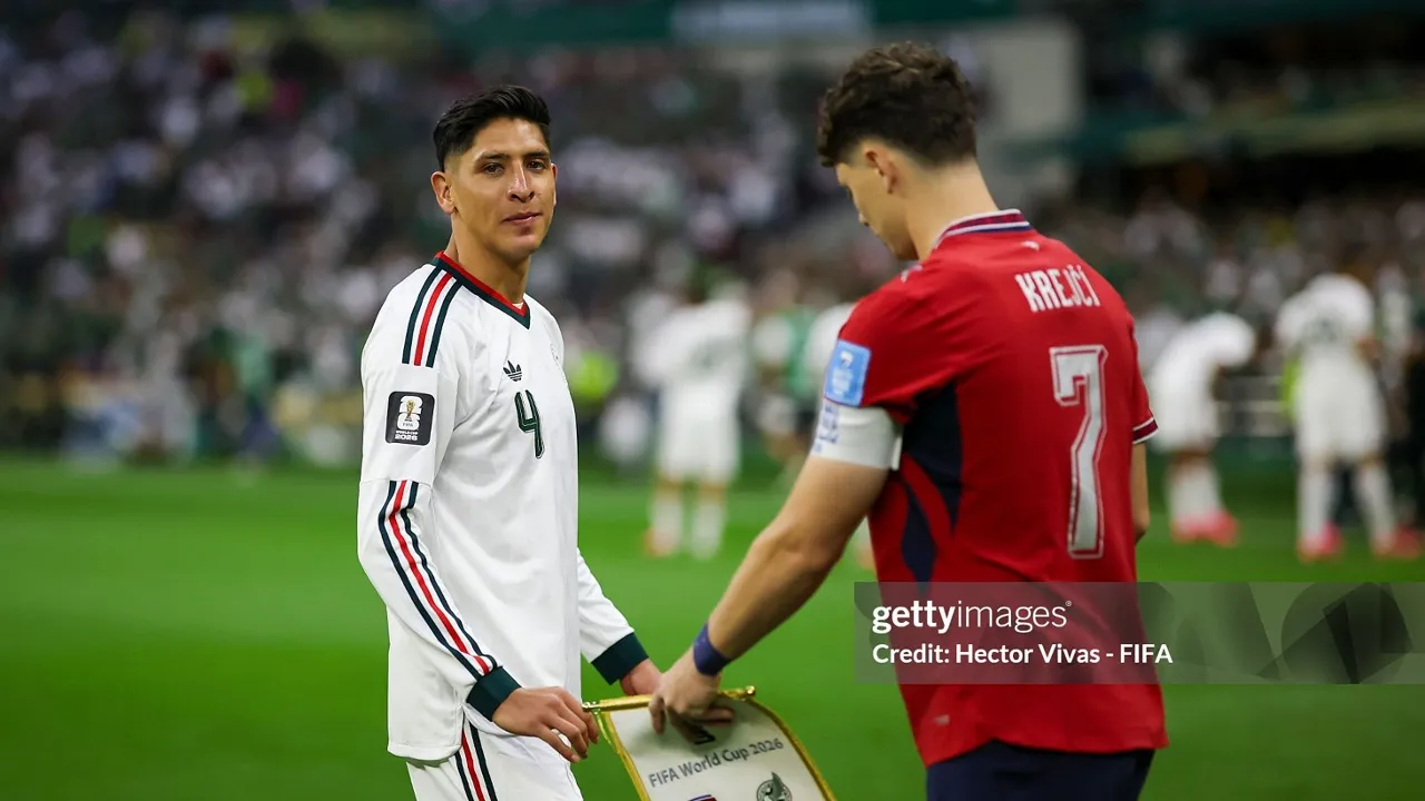 Edson Alvarez dikabarkan ingin meninggalkan West Ham setelah klub terdegradasi ke Championship