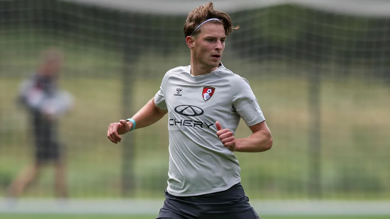 Alex Scott.