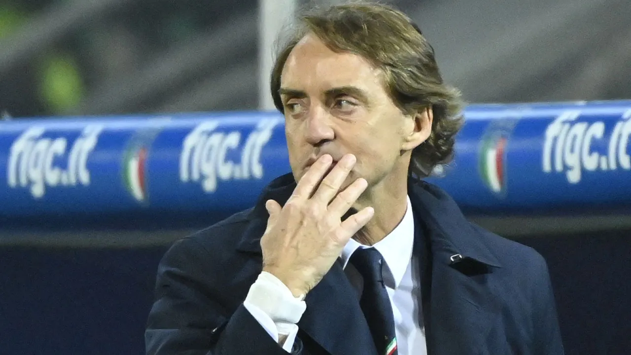 Fabregas Sambut Baik Kembalinya Roberto Mancini ke Timnas Italia