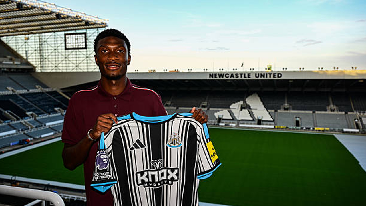 Gabung Newcastle United, Eddie Howe Puji Potensi Besar Aladji Bamba