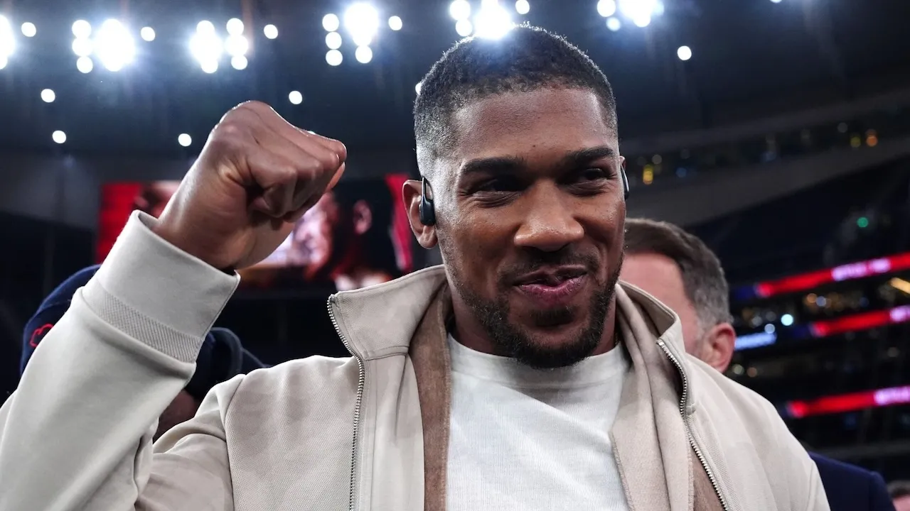 Legenda Tinju Inggris Ini Sarankan Anthony Joshua Pensiun Demi Kesehatan