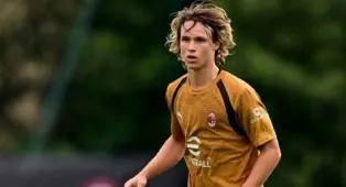 Milan Putuskan Pertahankan Christian Comotto Meski Diincar Bologna