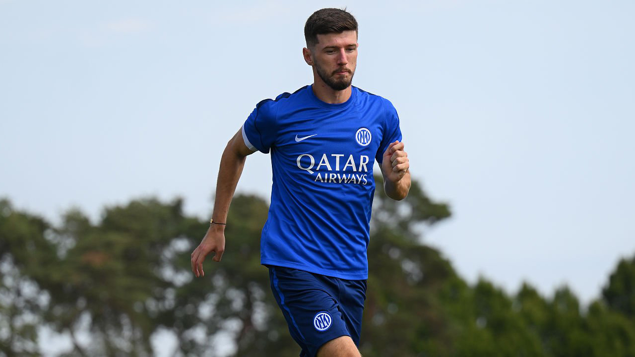 Newcastle dan Leeds Mulai Dekati Petar Sucic, Inter Masih Ogah Lepas