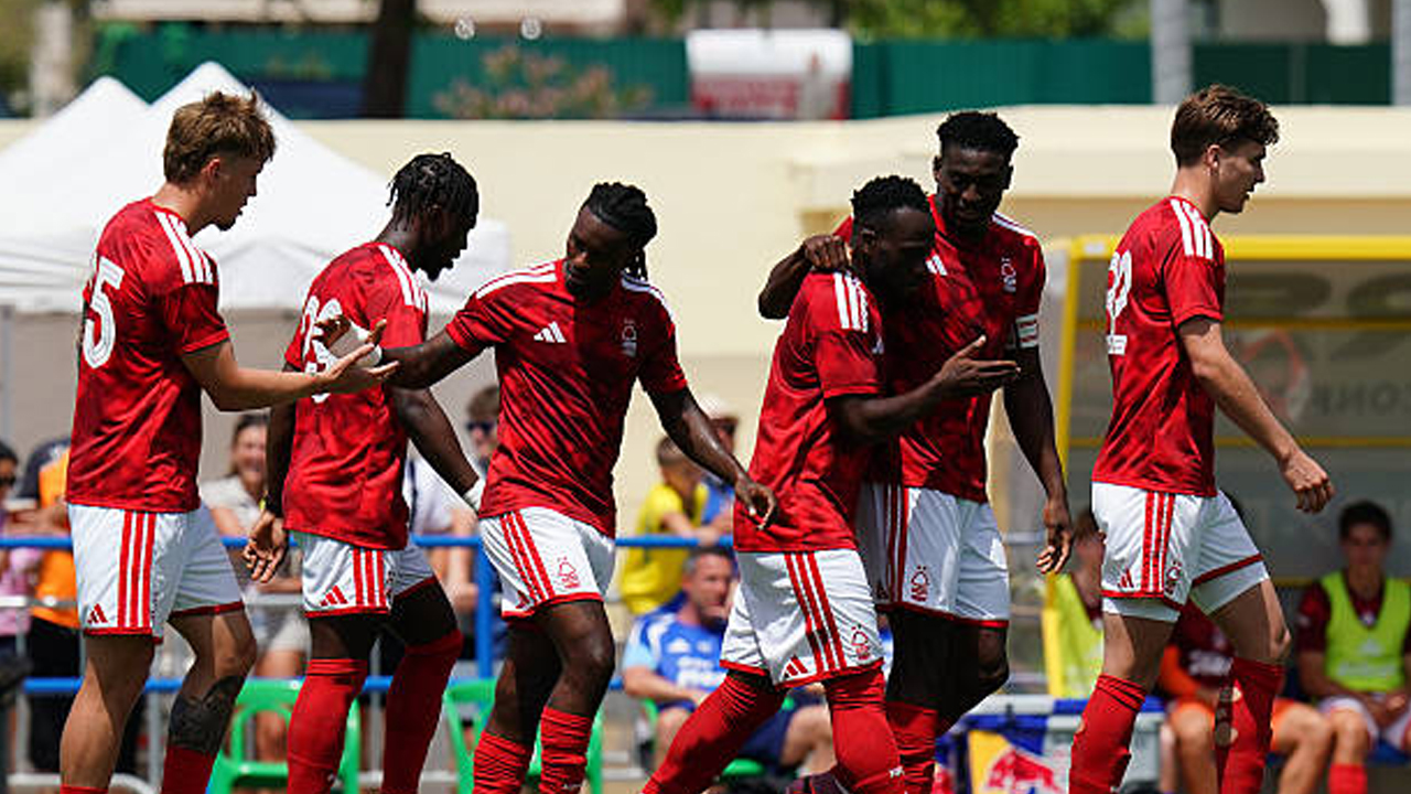 Nottingham Forest Tak Terkalahkan di Pramusim, Trio Striker Mulai Bersinar