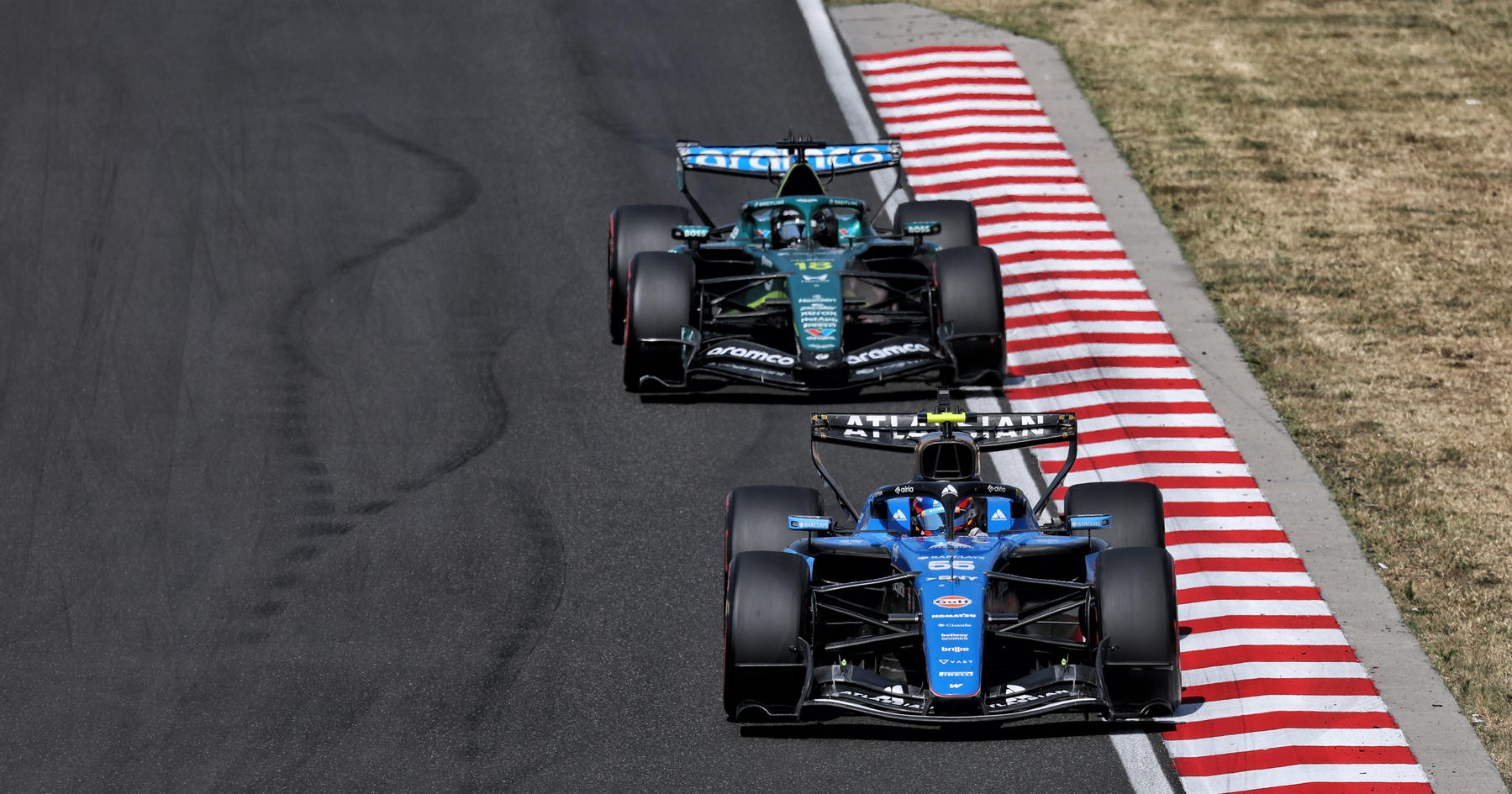 Ralf Schumacher Desak Penalti Tambahan untuk Carlos Sainz