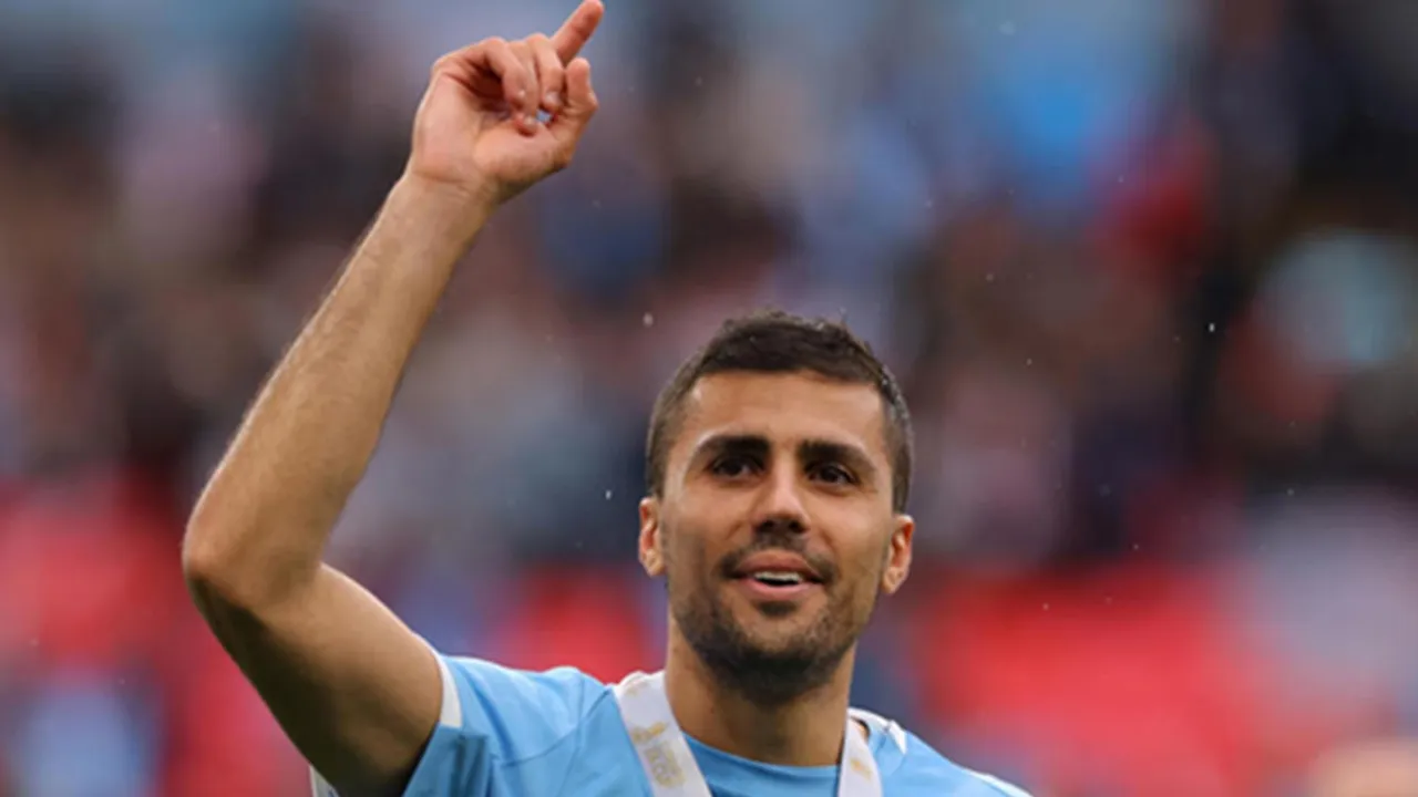 Fabrizio Romano Pertama Kali Menawar Rodri ke Manchester City